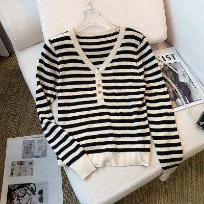 New autumn design, stylish V-neck, slim-fit base layer top