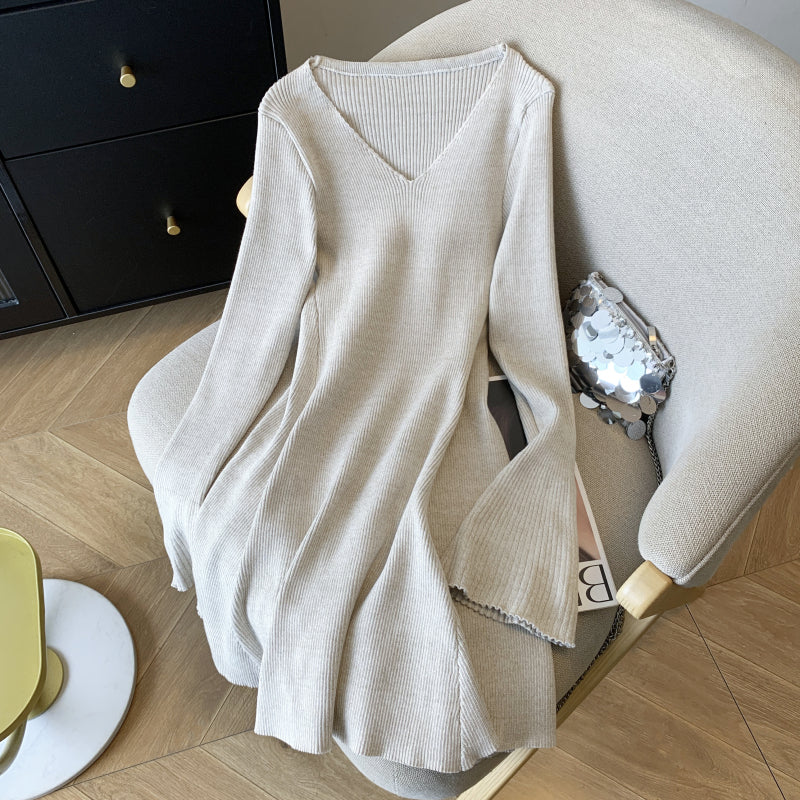 Korean style chic and alluring collarbone-revealing base layer top/knitwear